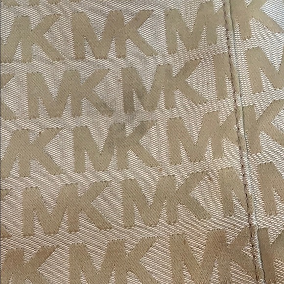 Michael Kor Tote - Picture 4 of 9